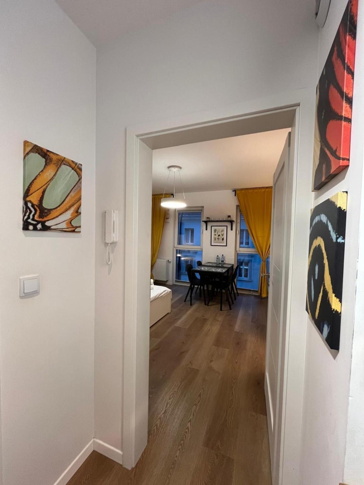 Targowa Charming Apartment Warsaw