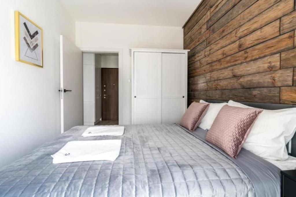 Apartment Urban Chic - Mennica - One Bedroom -citycenter&306