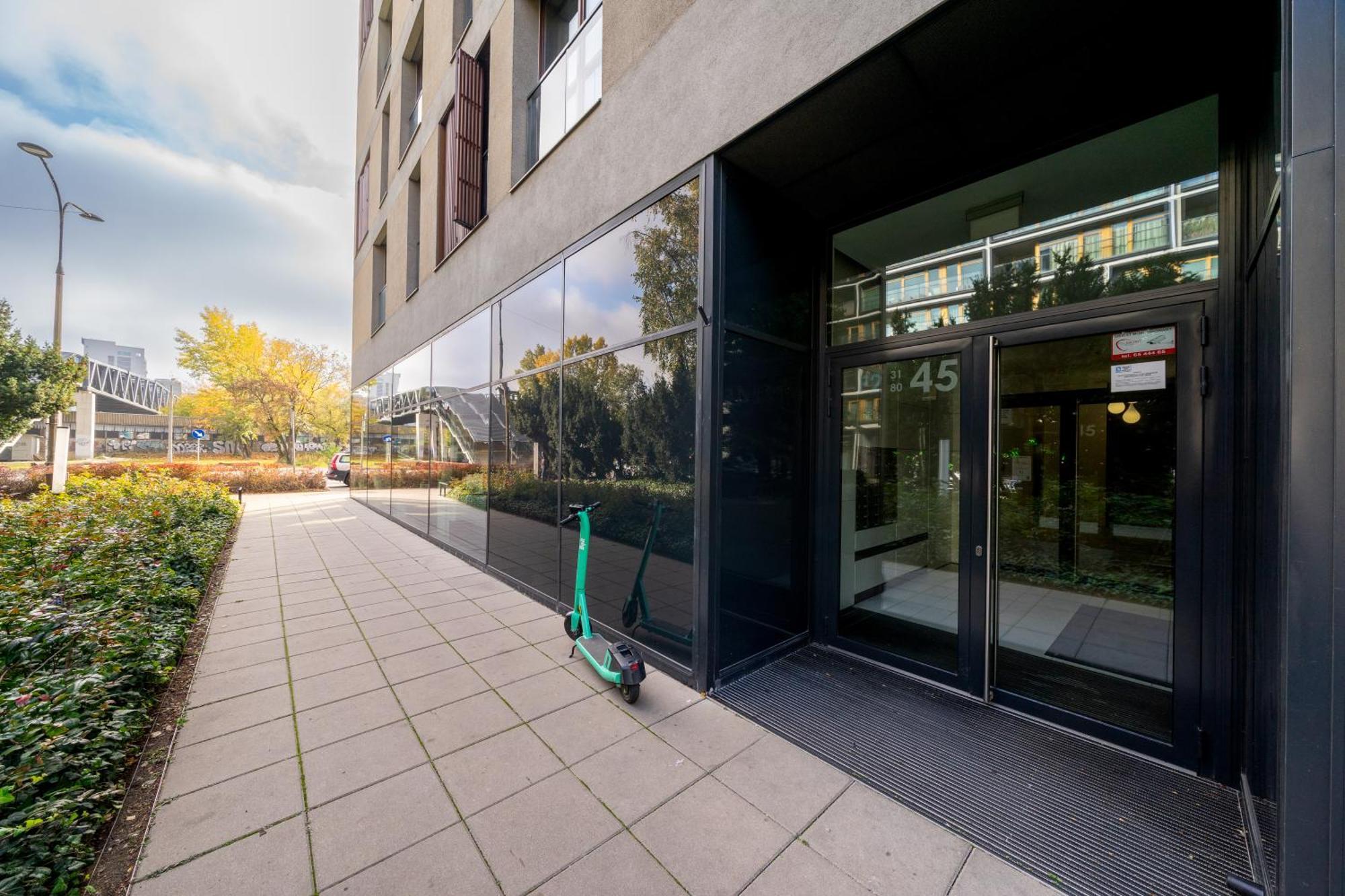 Kolejowa - Parking, Balcony, Workspace - By Rentujemy Apartment