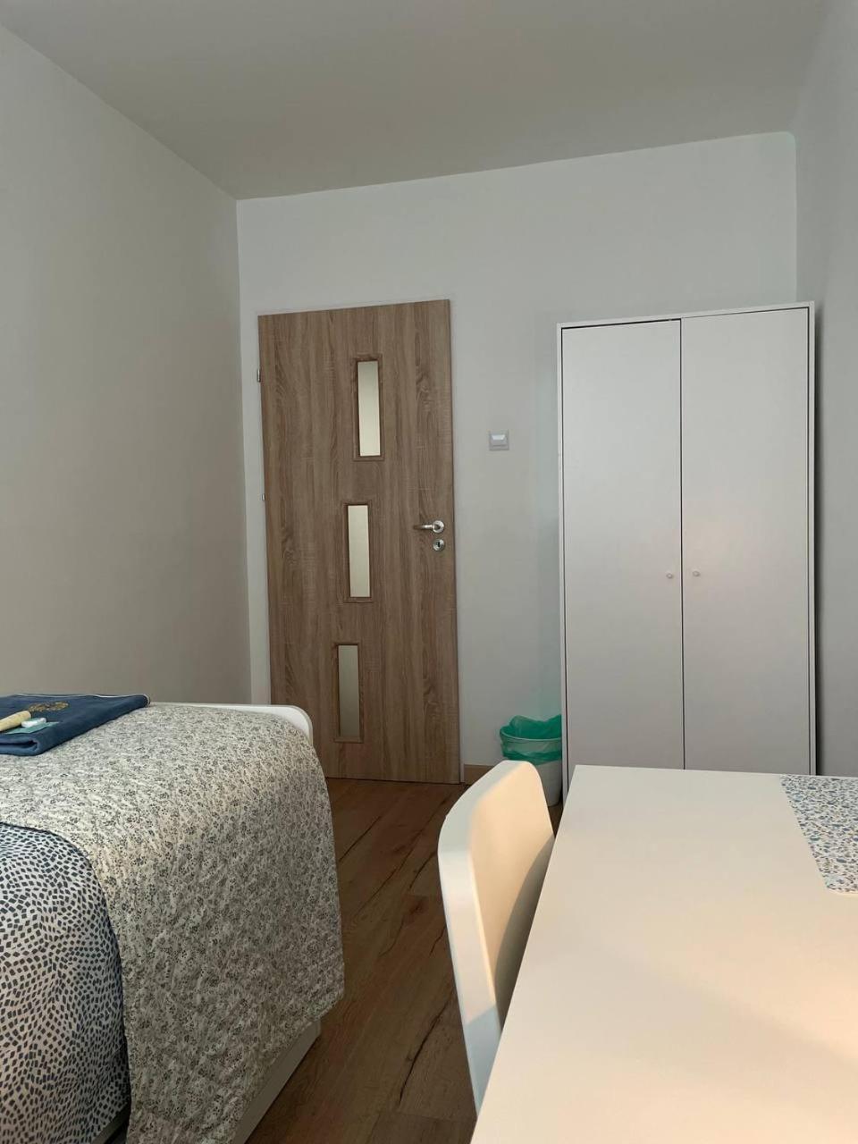 Halby Walicow 20 * Warsaw