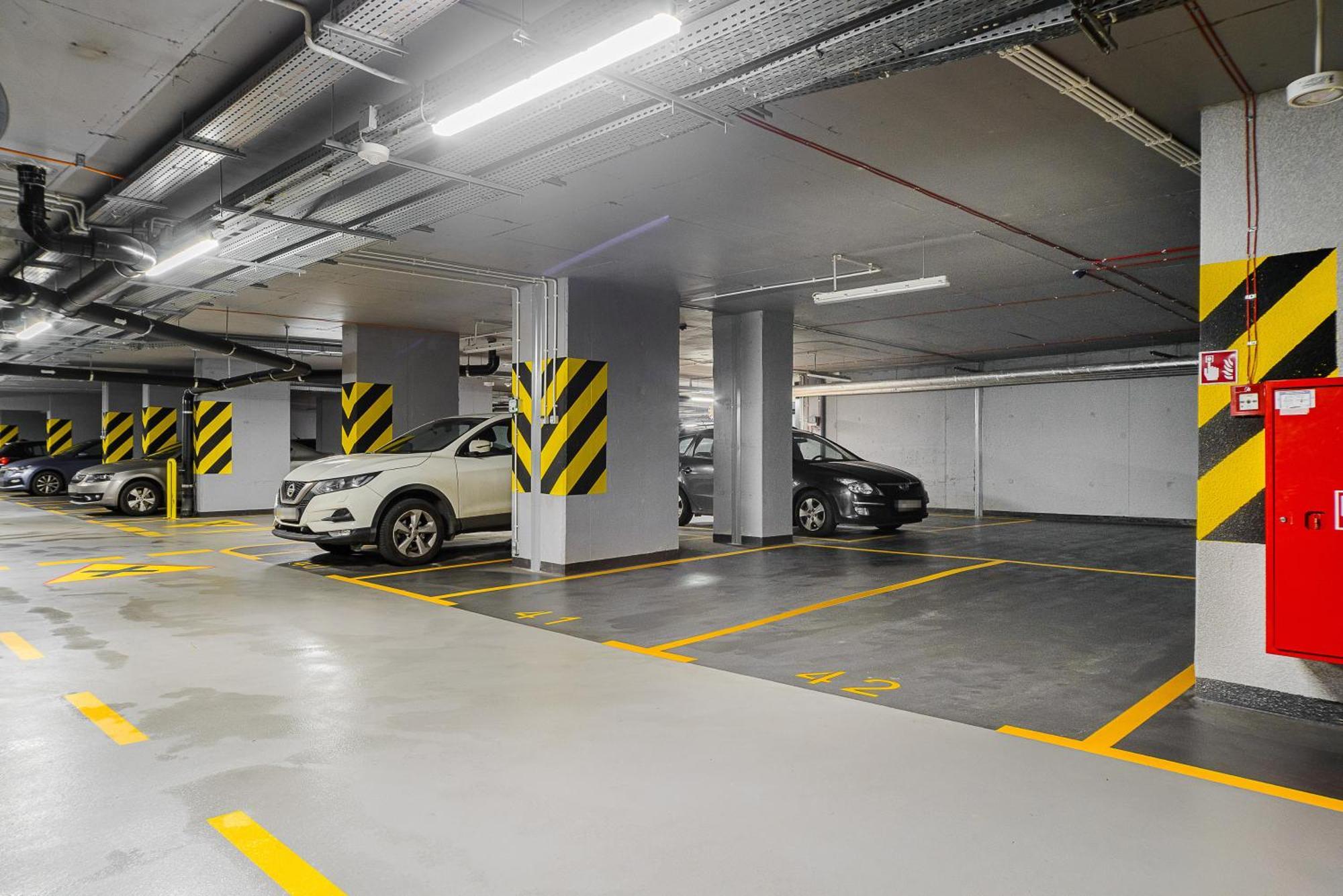 Premium In The Center Of With Free Parking & Balcony