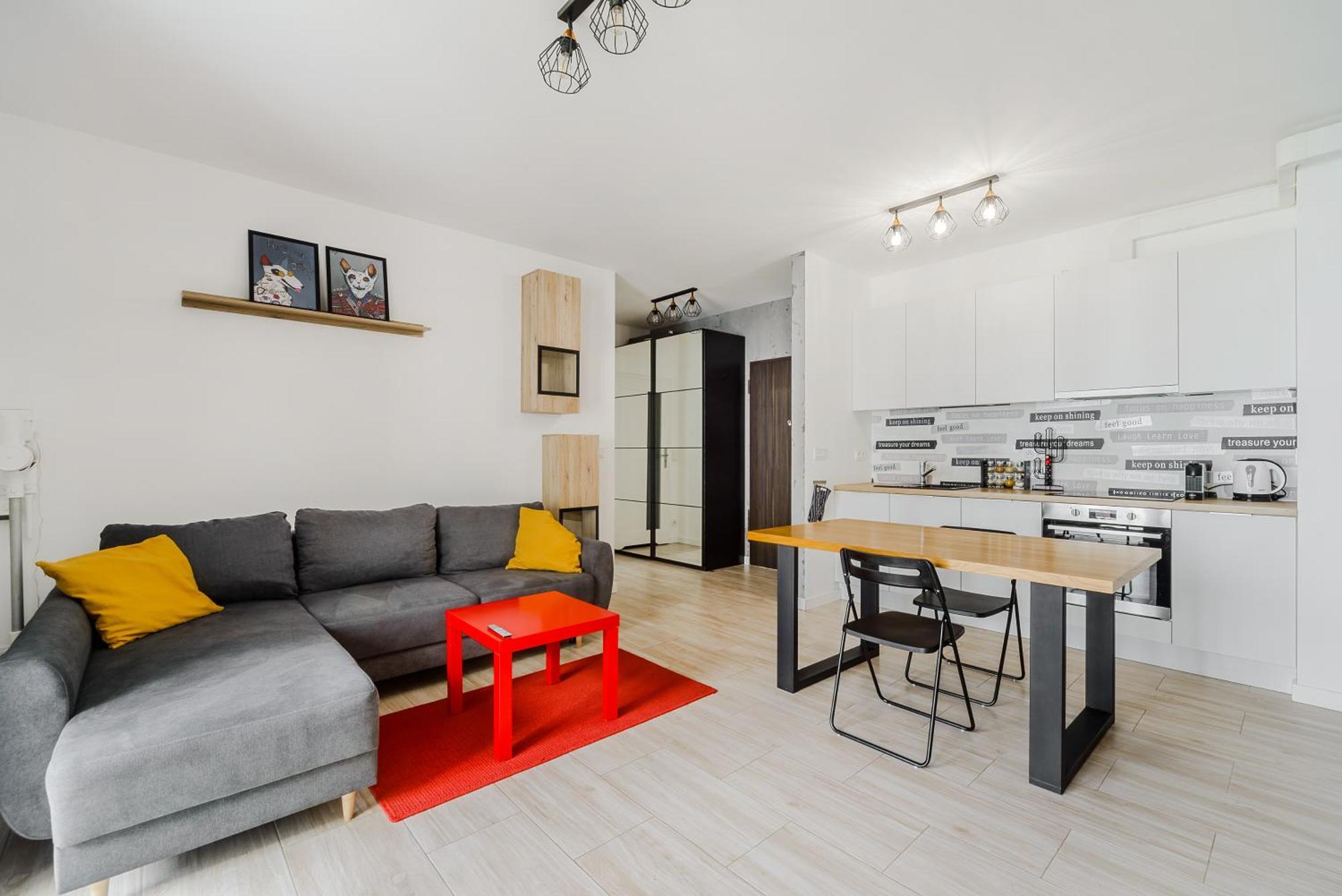 Apartment Cozy Family With Balcony Near Zlote Tarasy Warschau