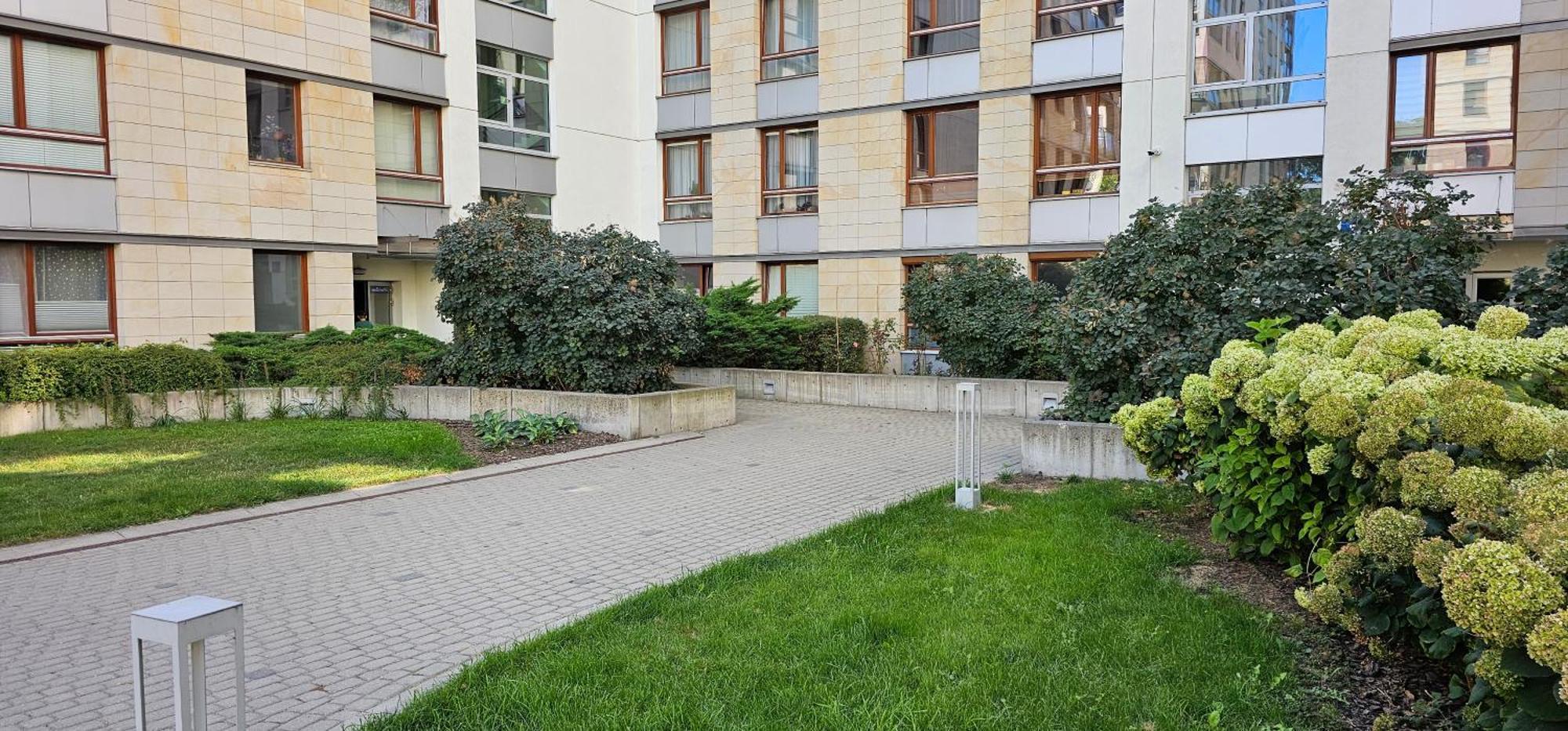New, 2br, Close To Airport By Visitwarsaw Apartament *