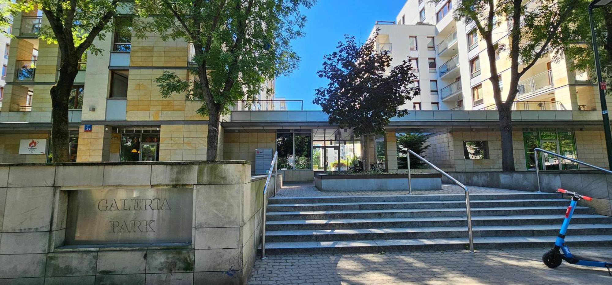 New, 2br, Close To Airport By Visitwarsaw *