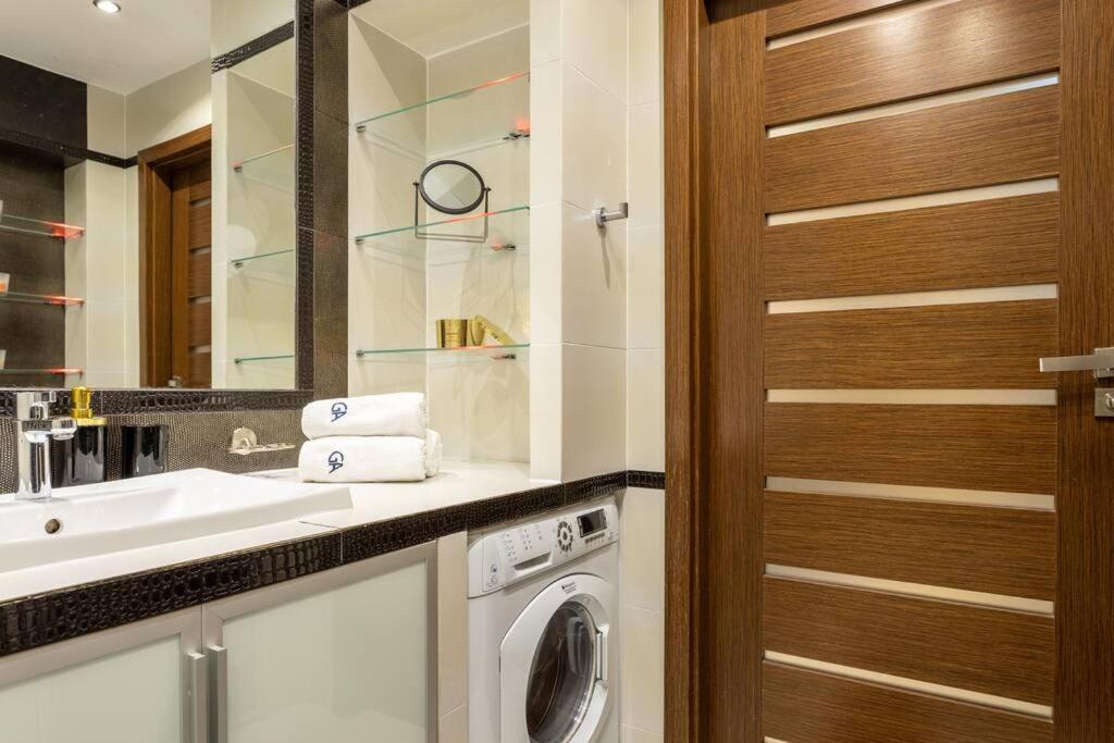 Urban Chic - One Bedroom -luxury - Grzybowska 5 Warsaw