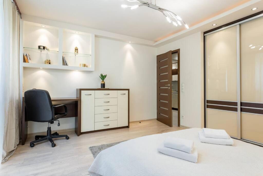 Urban Chic - One Bedroom -luxury - Grzybowska 5 Warsaw