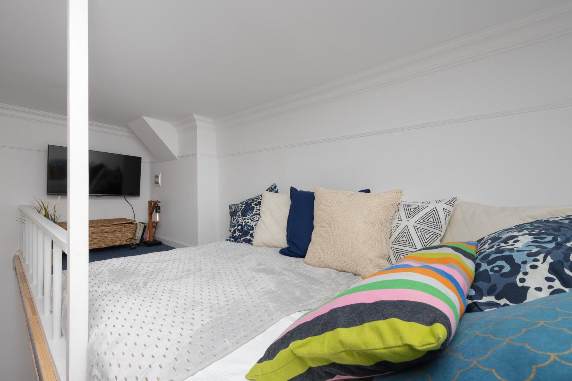 Spacious In The Center By Rent Like Apartment *