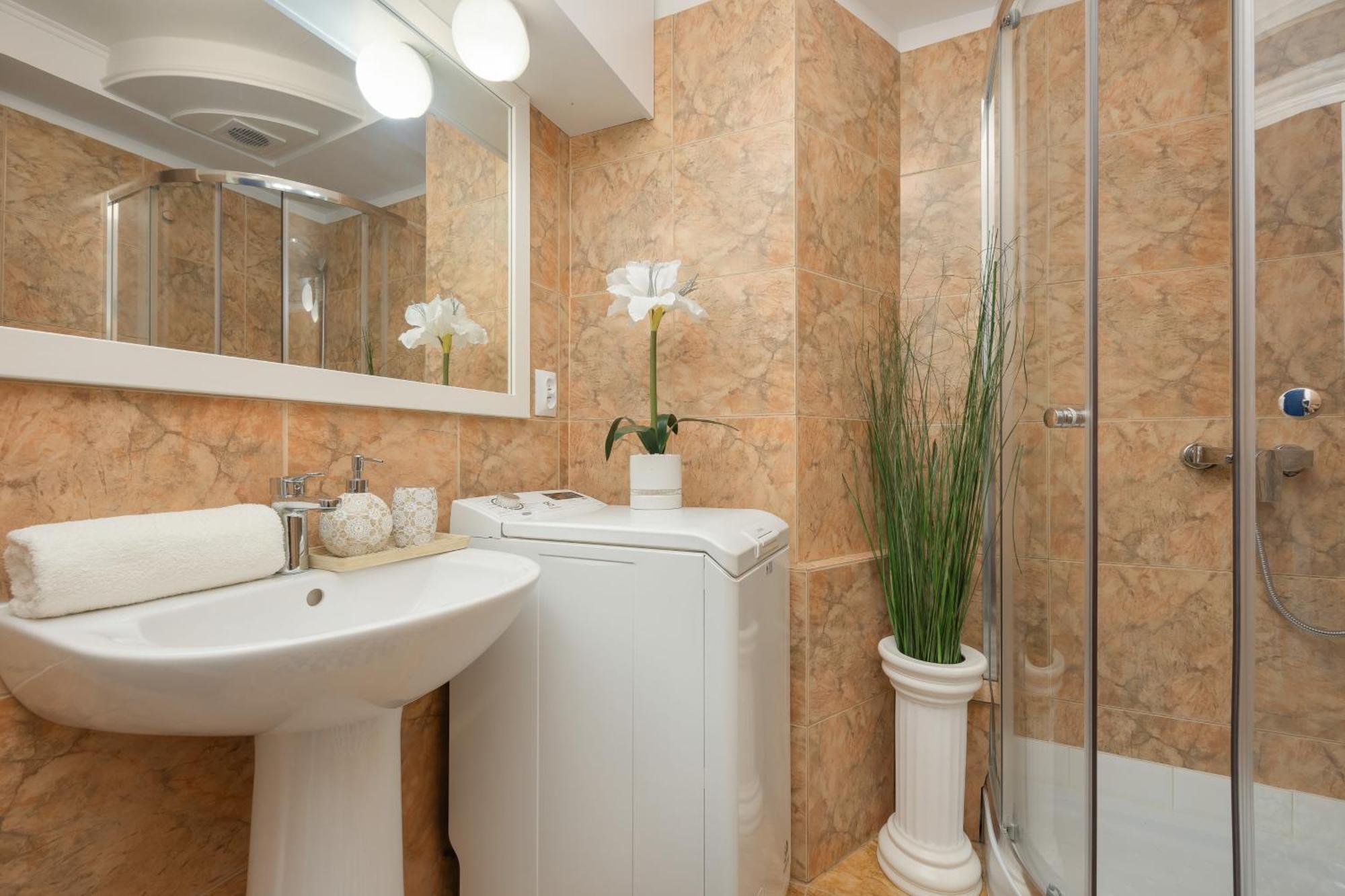 Spacious In The Center By Rent Like Apartment Warsaw