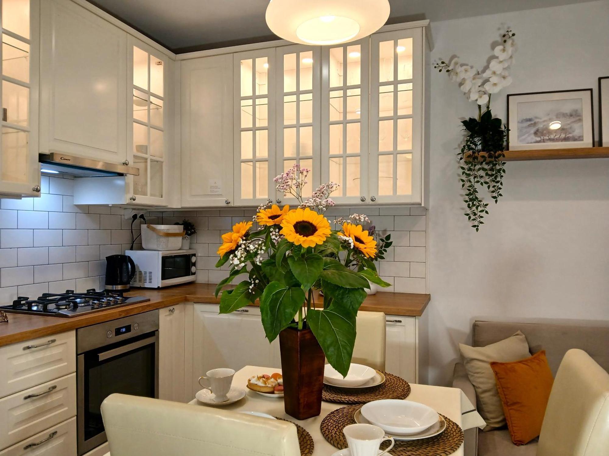 Apartment Downtown Elegant & Sunny Near Metro Station *