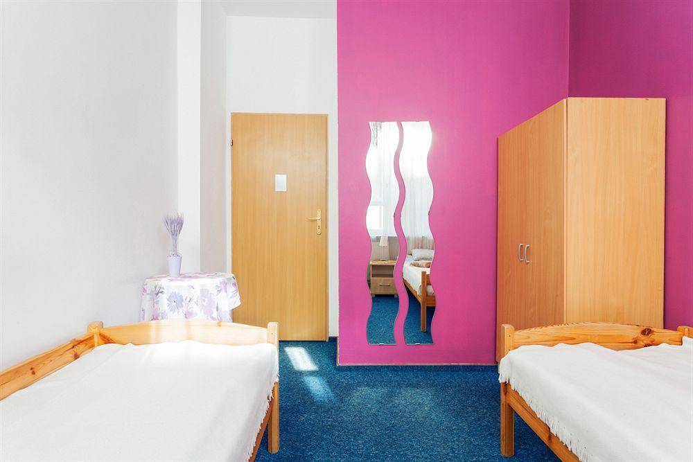Puffa Hostel *