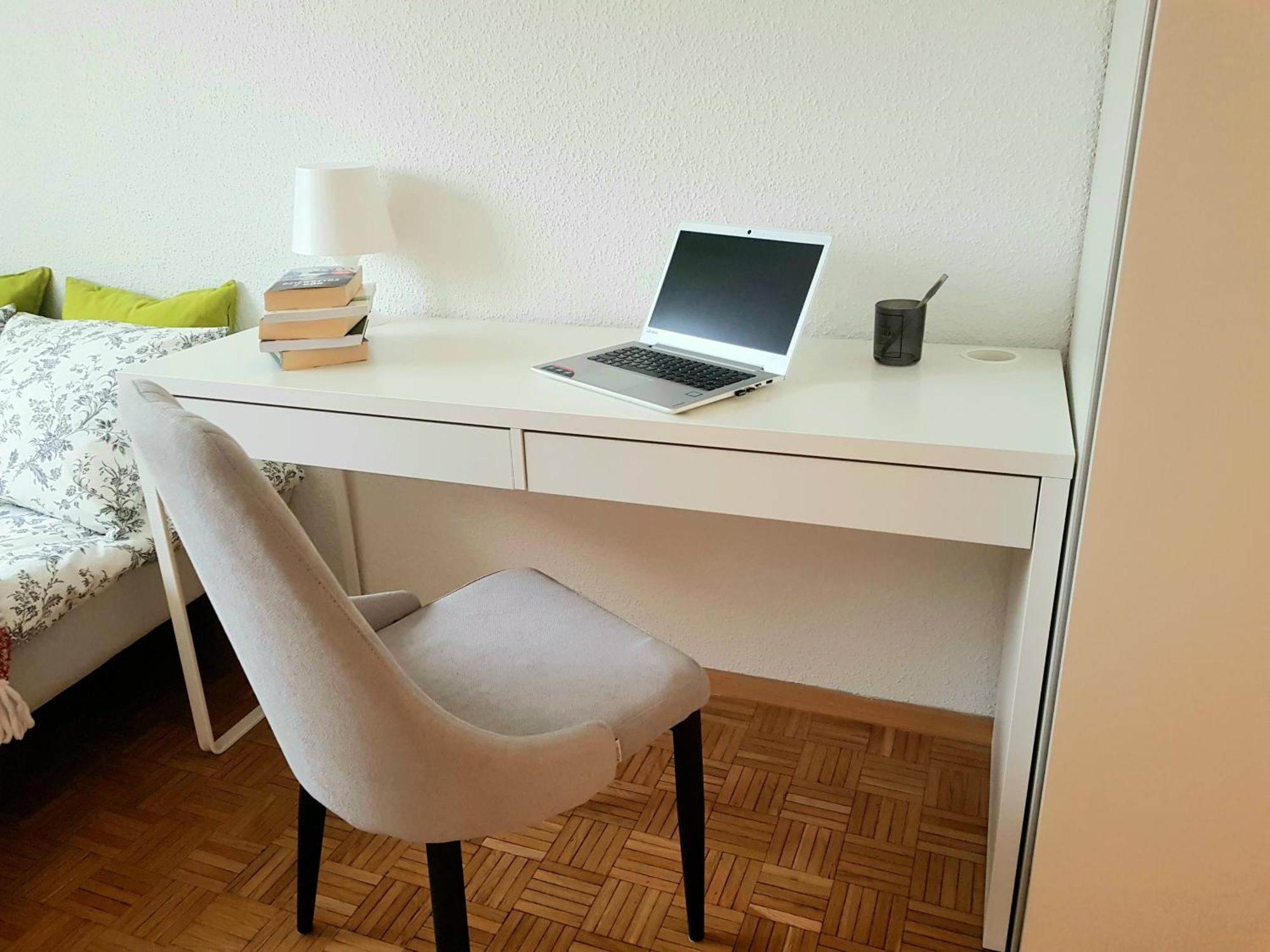 Wygodny Dwupokojowy Pomiedzy Lotniskiem A Centrum Apartamento