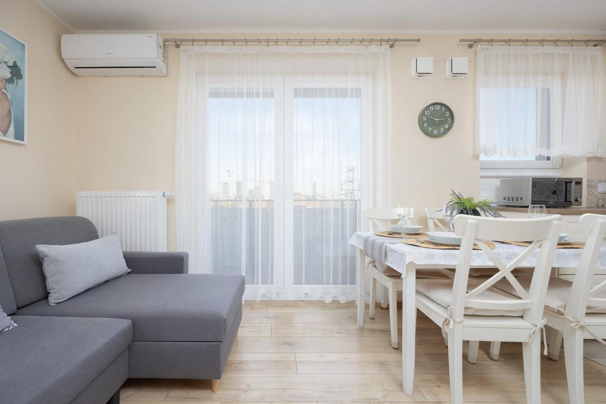 Sloneczny Z Pieknym Widokiem Klimatyzacja Renters Warsaw