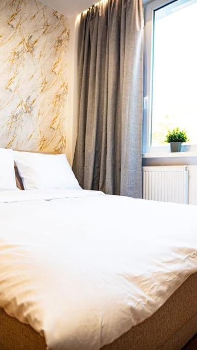 Funkcjonalne Blisko Przystankow Apartamento
