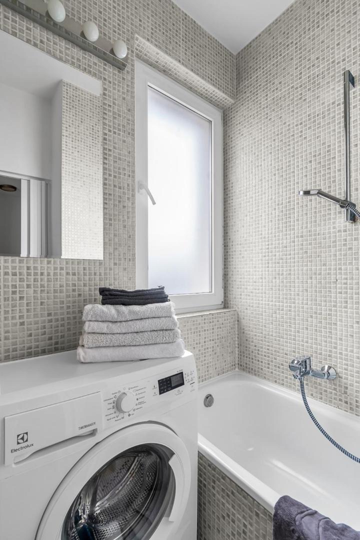 Tamka - Location, Park And Metro Nearby - By Rentujemy Warsaw