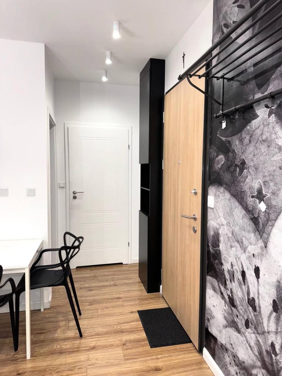 Comfort & Style 2-room And Free Parking Varsóvia
