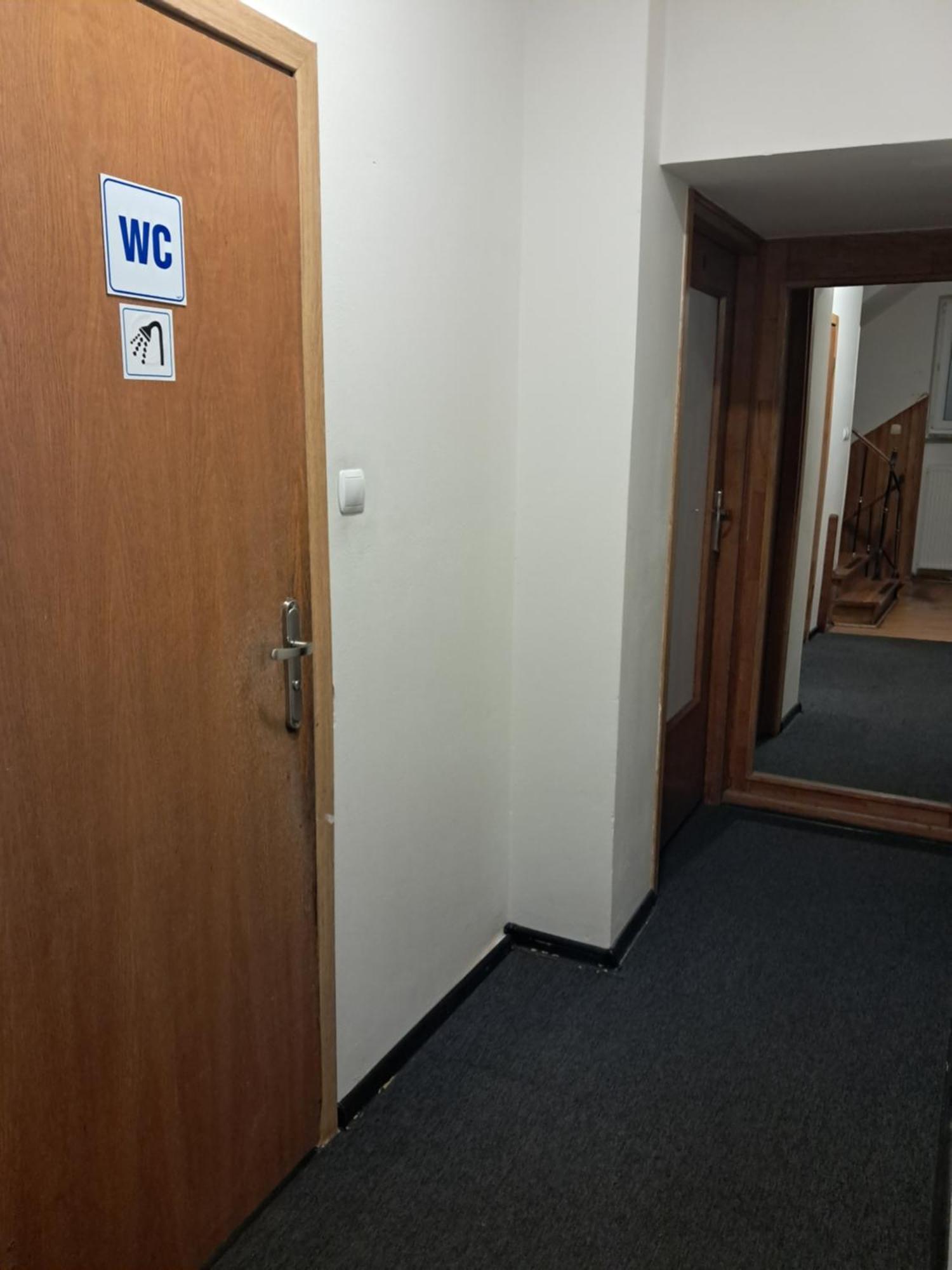 Wila Airport Hostel