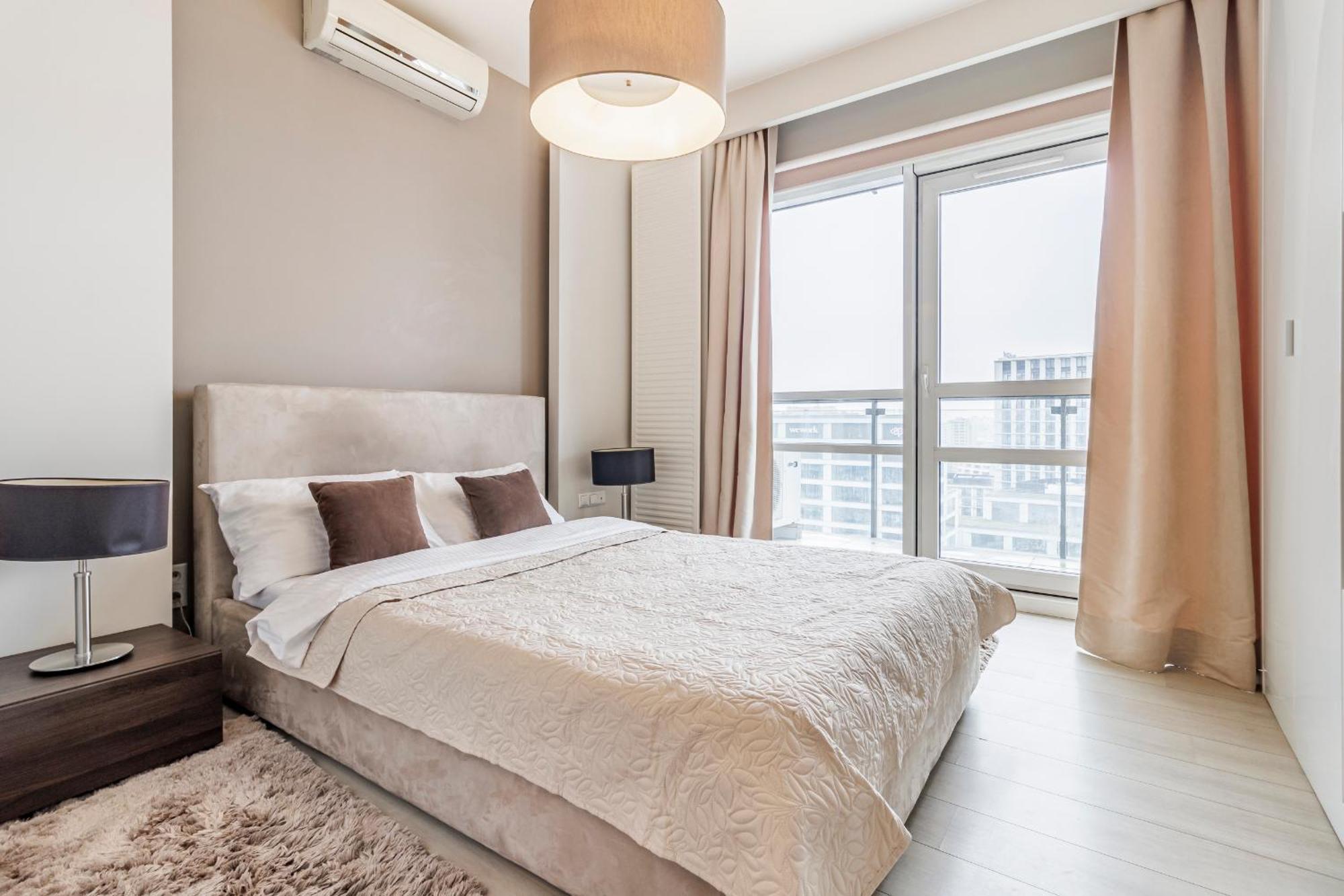 Heart Of - Premium 2-room, Centre