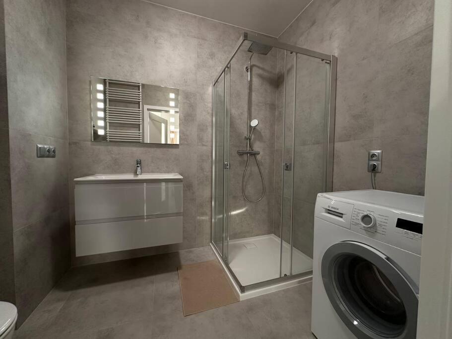 Kaskady Modern - Close To The Center Warsaw