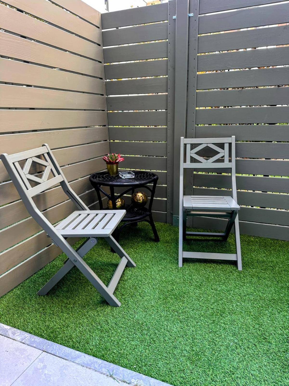 Apartment House: With Jacuzzi, Prosecco & Wellness Facilities Warsaw