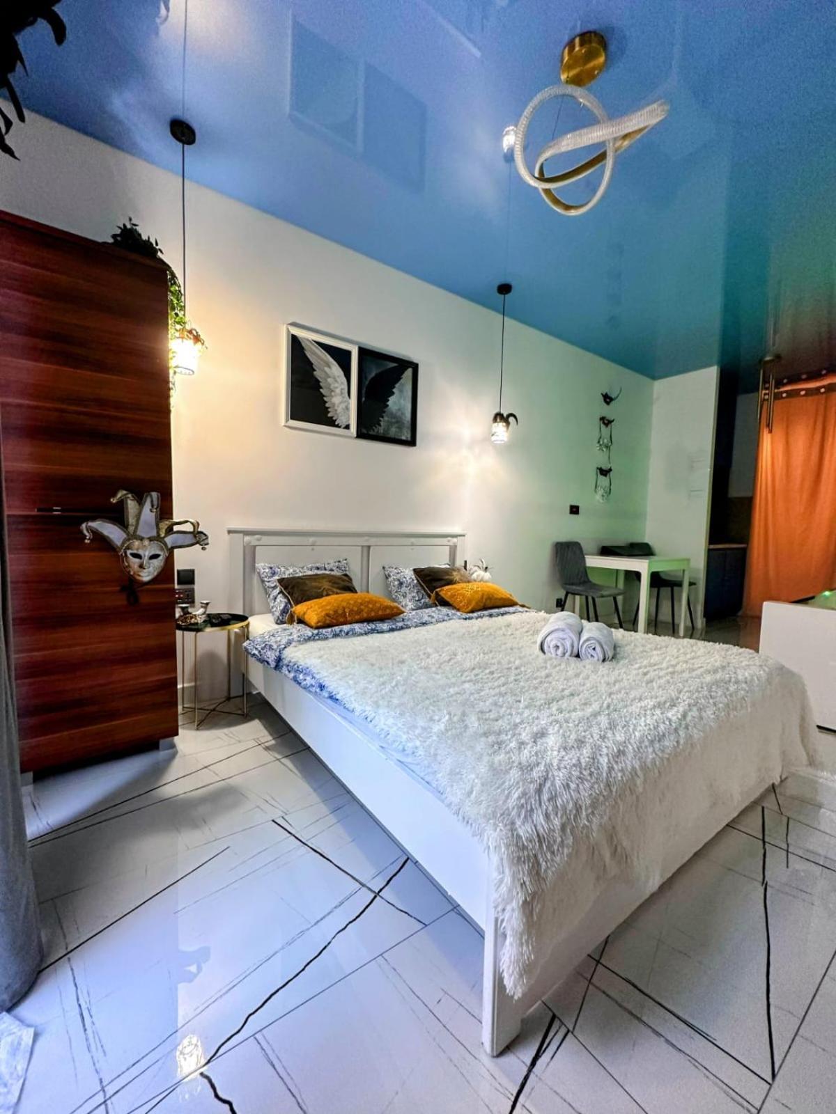 Apartment House: With Jacuzzi, Prosecco & Wellness Facilities