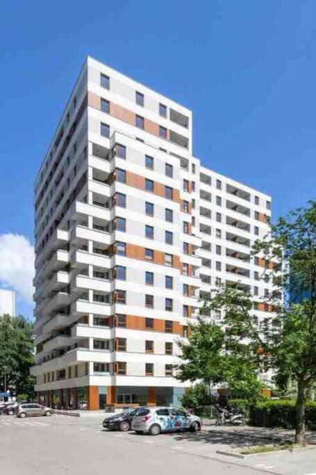 Urban Chic - - Rondo Onz - Center - Pereca