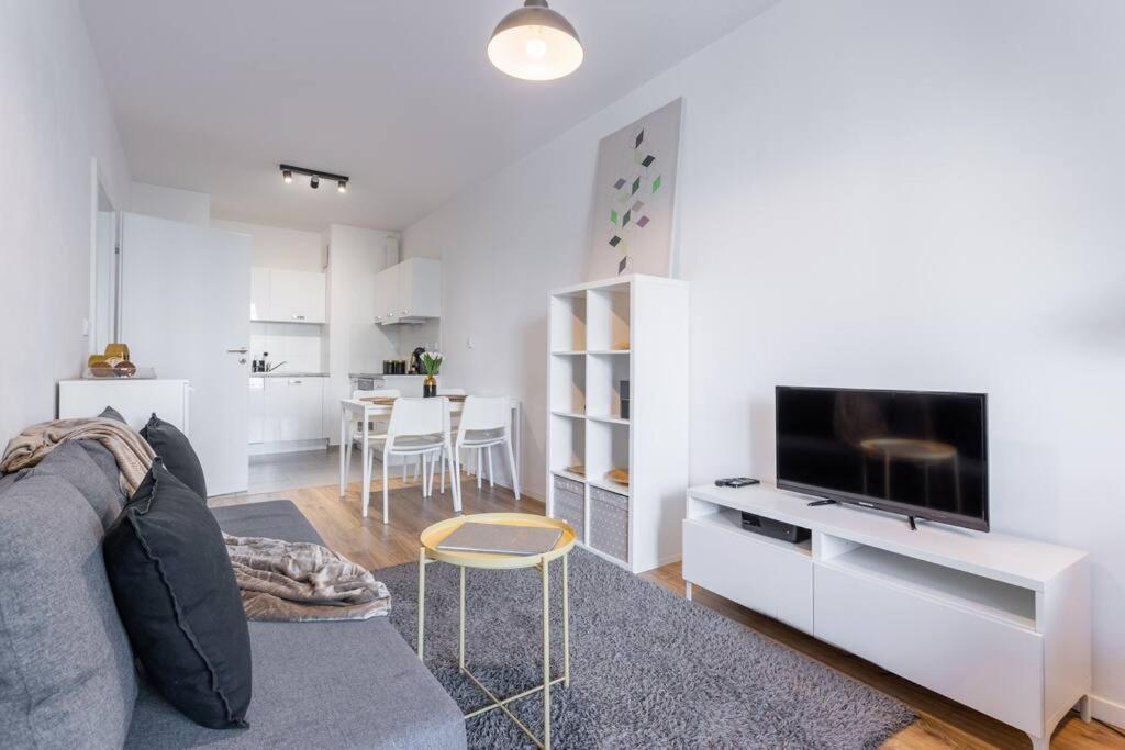 Urban Chic - - Rondo Onz - Center - Pereca