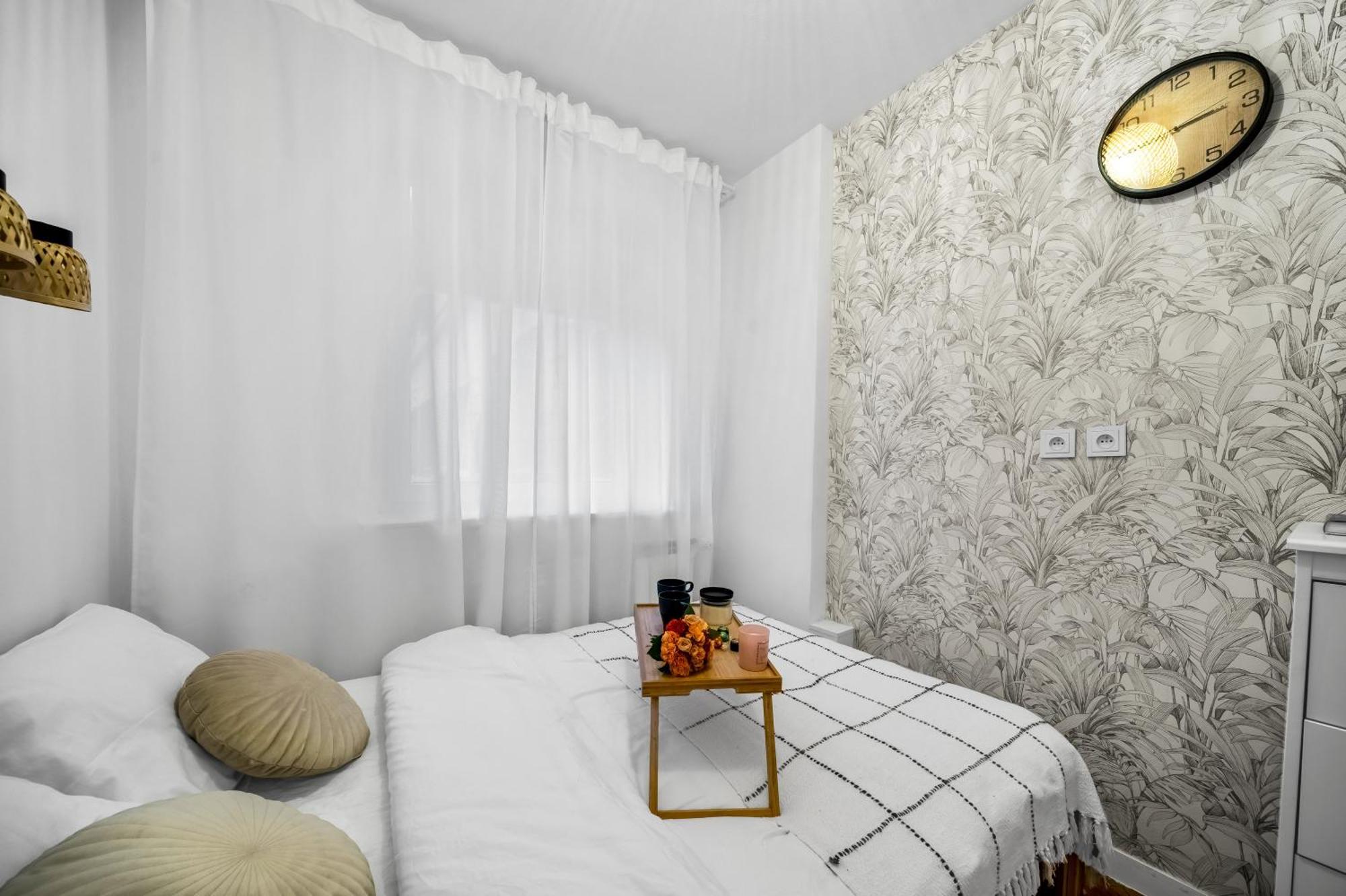 Praga - Parking, Tram&shops Nearby - By Rentujemy Apartment Warsaw