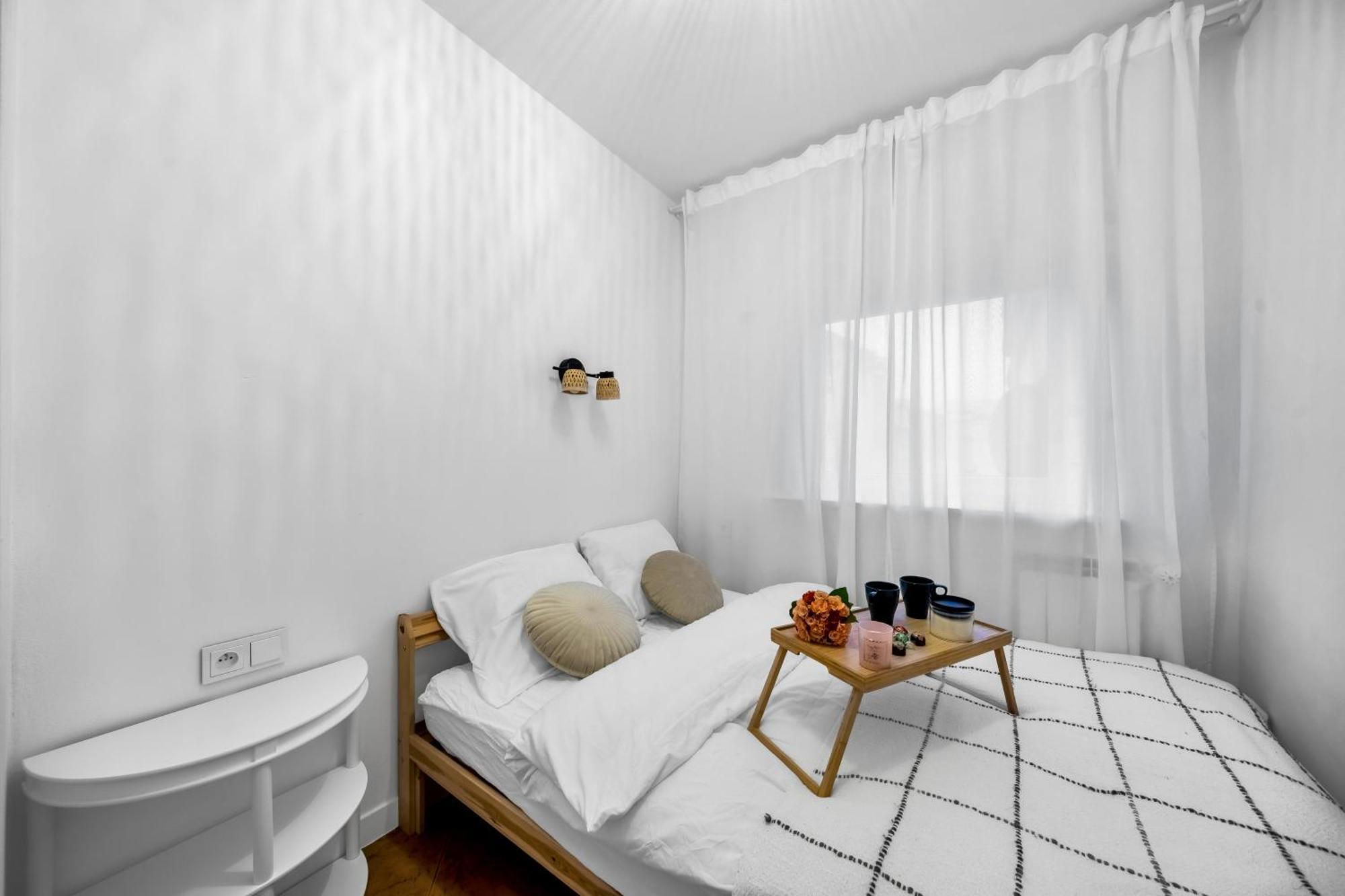Apartment Praga - Parking, Tram&shops Nearby - By Rentujemy *