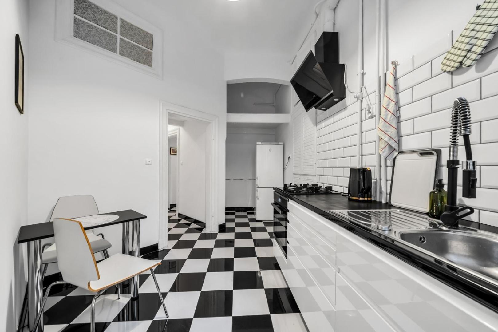 Apartment Polna - Balcony, Workspace, Location - By Rentujemy Warsaw