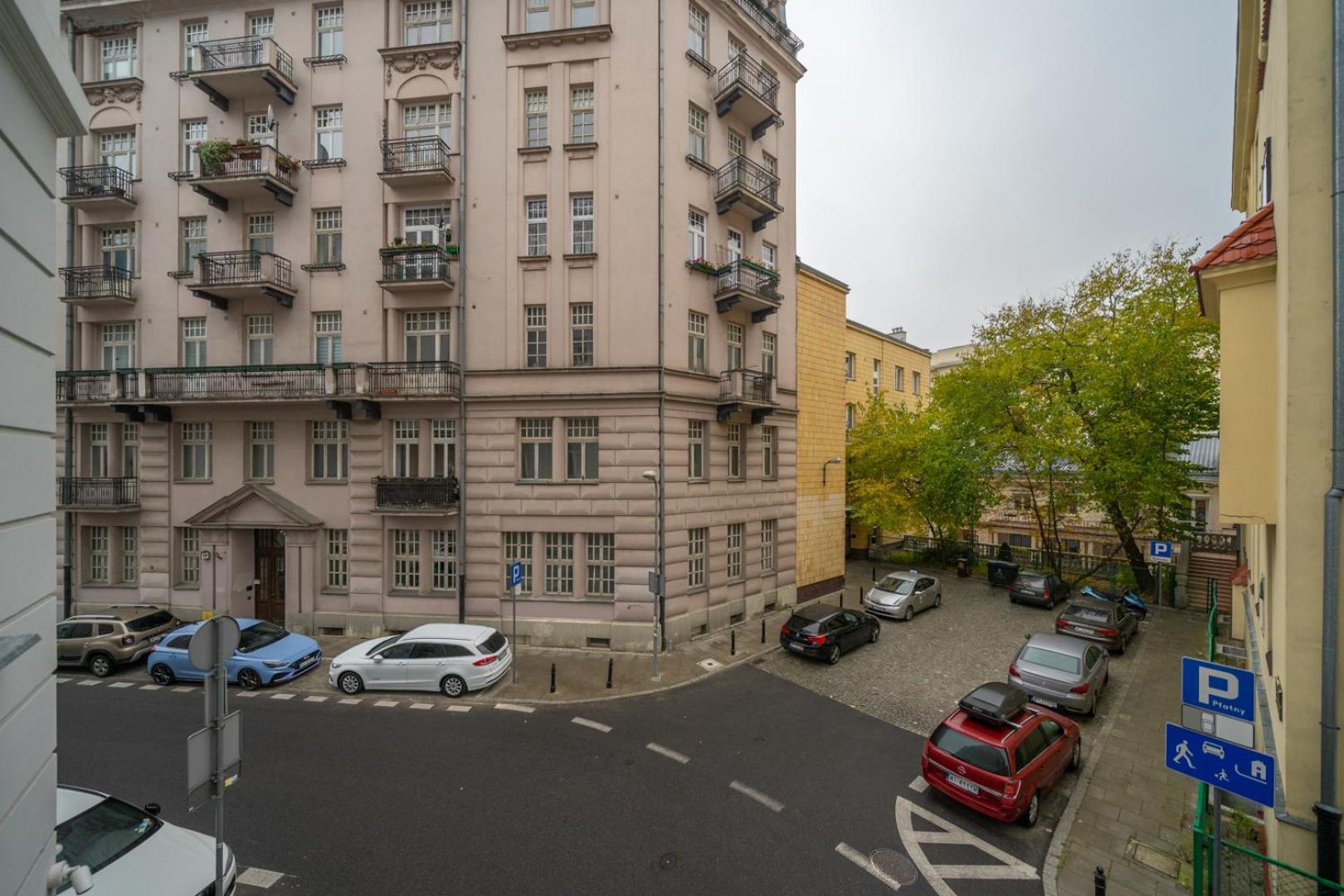 Apartment Polna - Balcony, Workspace, Location - By Rentujemy