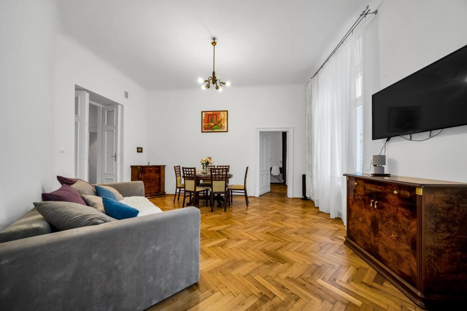Polna - Balcony, Workspace, Location - By Rentujemy Apartment Warsaw