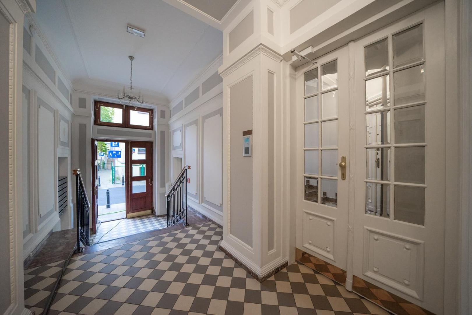 Polna - Balcony, Workspace, Location - By Rentujemy Apartment Warsaw
