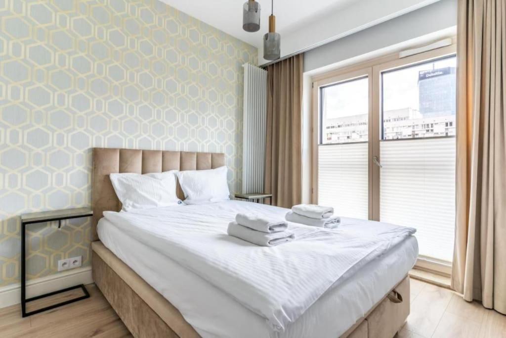 Urban Chic - Mennica - One Bedroom -citycenter&65 Apartment Warsaw