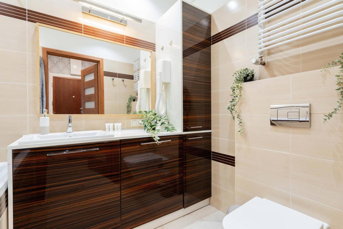 Urban Blue 2 Bedroom Wola *