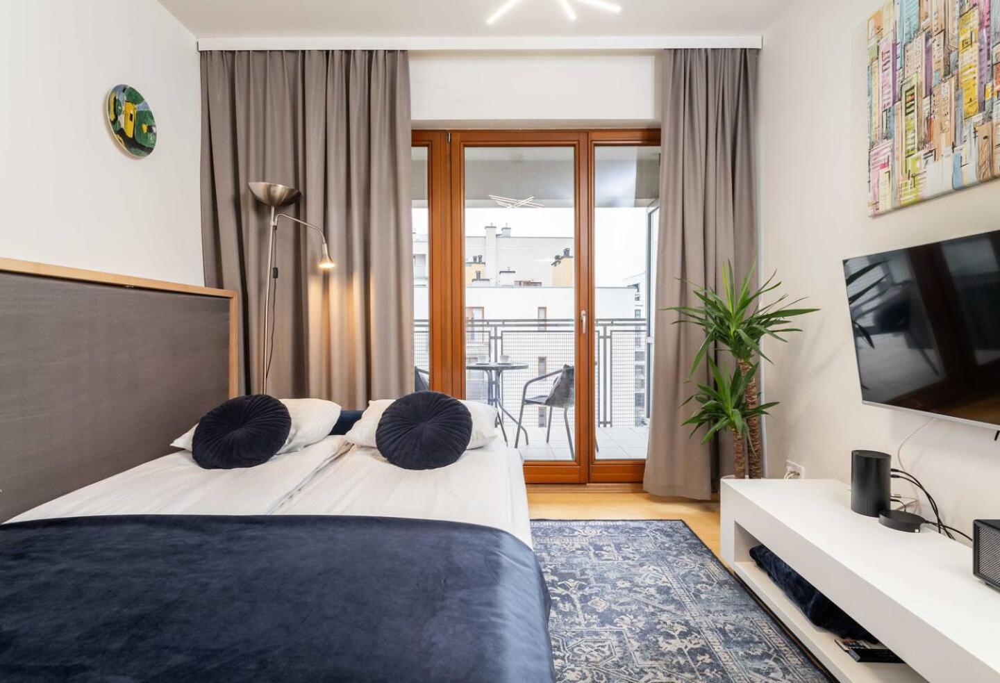 Urban Blue 2 Bedroom Wola Apartment Warsaw