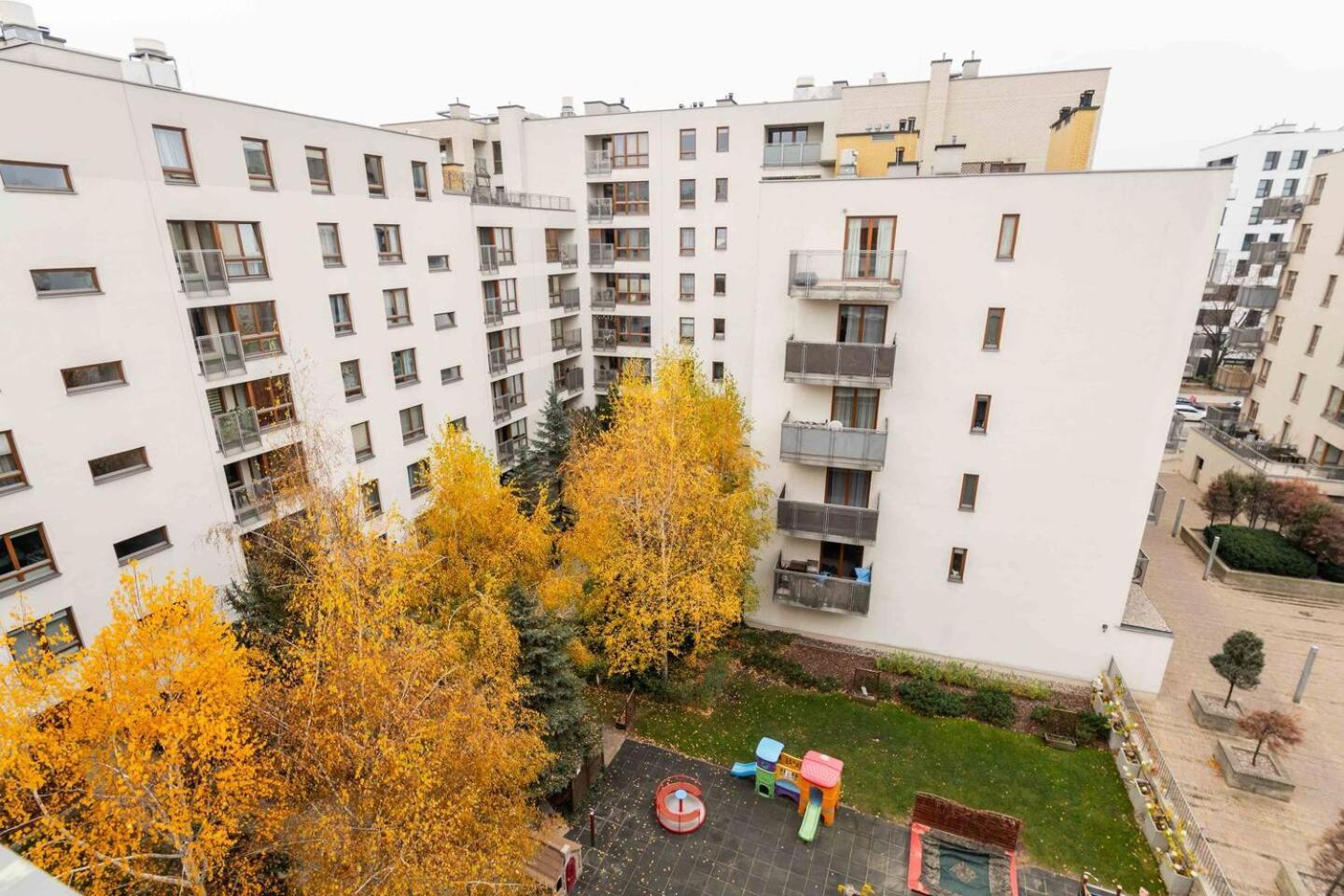 Urban Blue 2 Bedroom Wola *