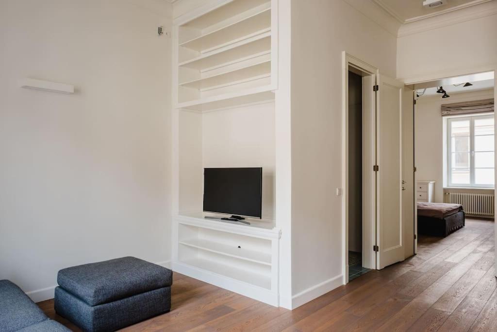 Miodowa Apartment *