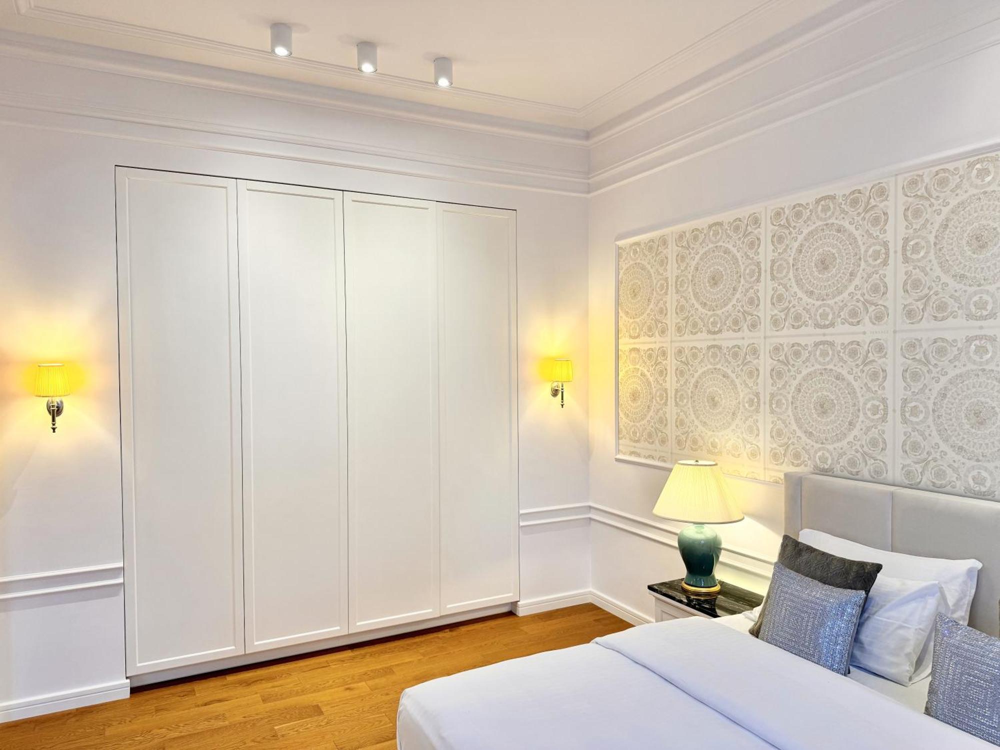 Mondrian & Royal Route Apartment
