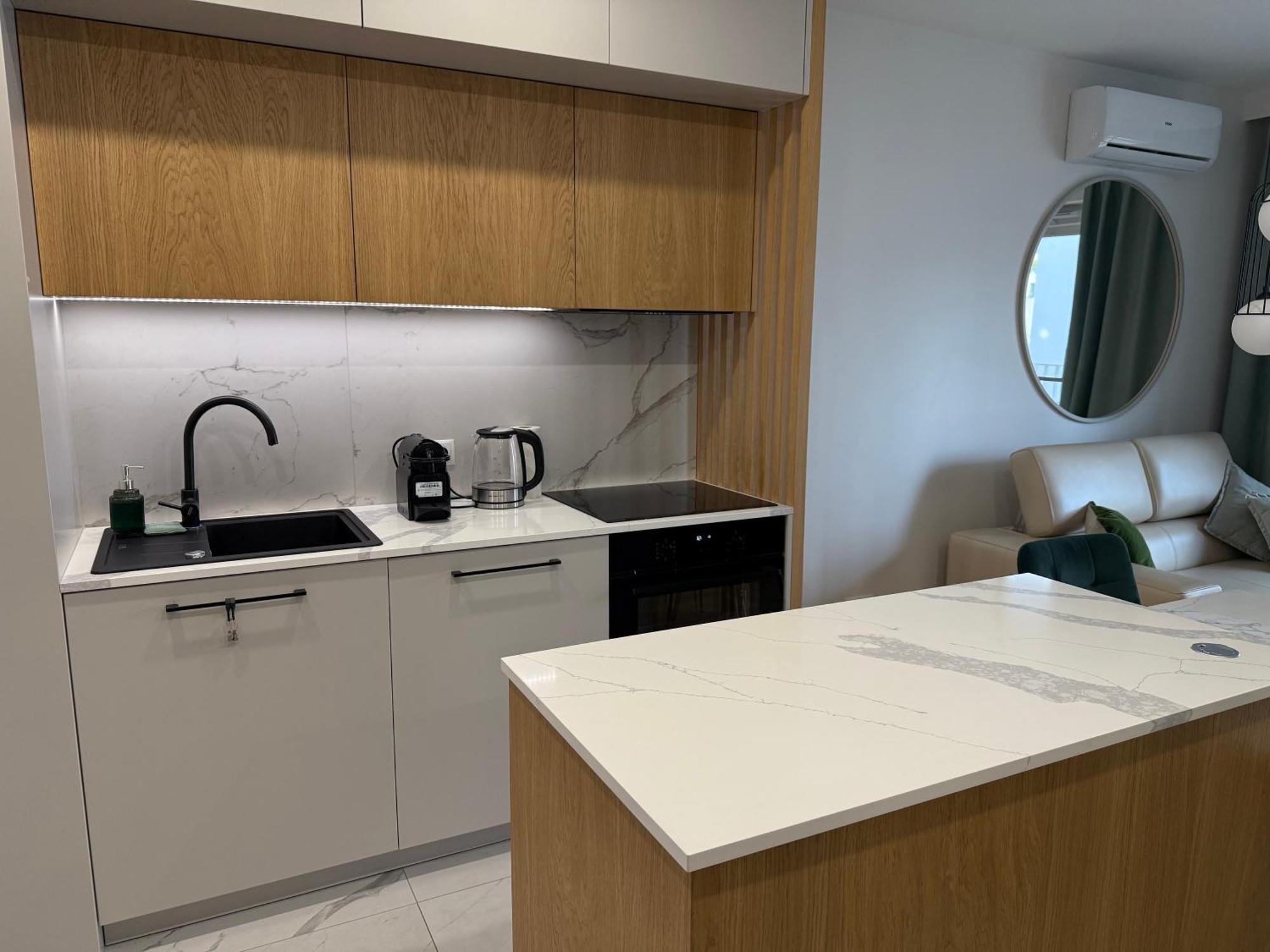 Luxury Modern Apartment,quiet Place Near To The Airport * Varsóvia