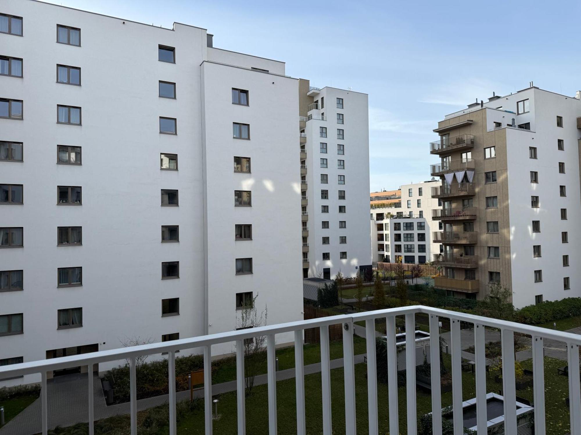 Luxury Modern Apartment,quiet Place Near To The Airport Varsóvia