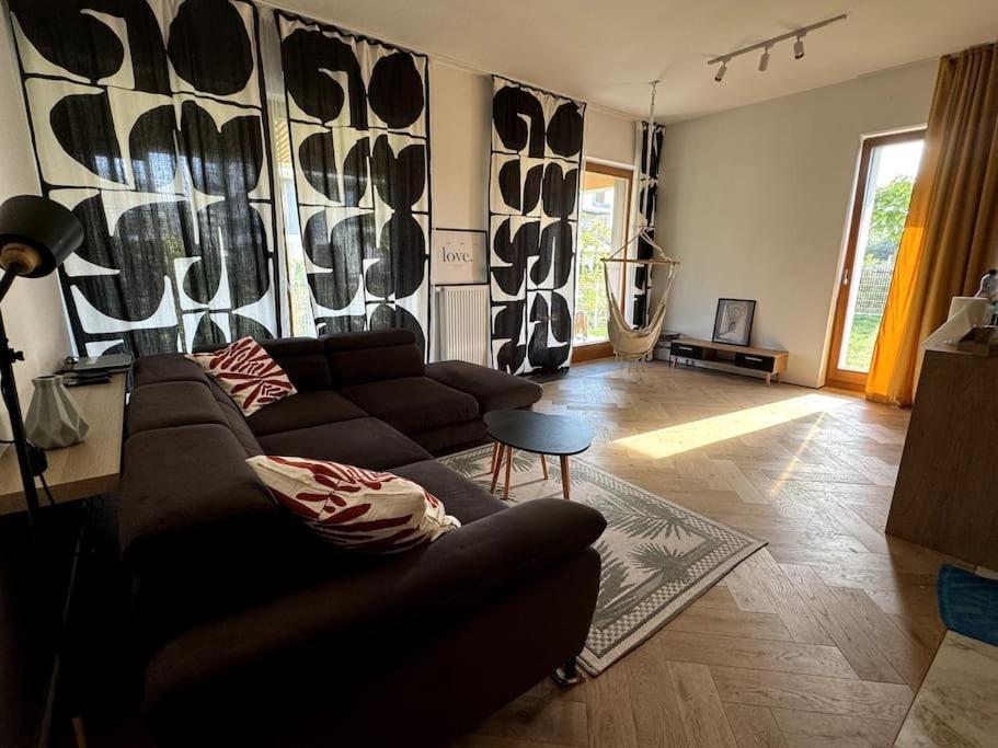 Modern Flat , Quiet Area Ideal For Family