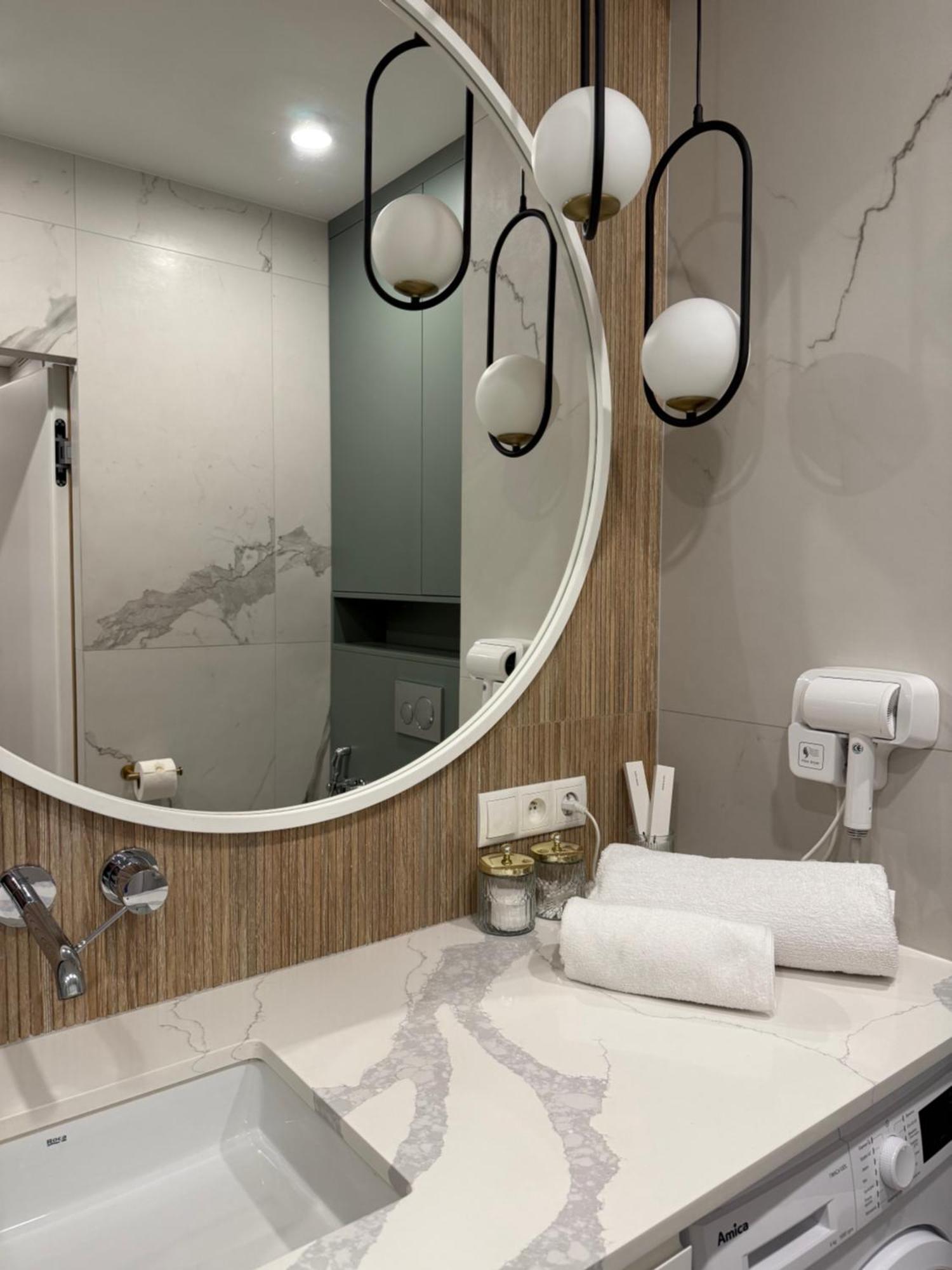 Luxury Modern Apartment,quiet Place Near To The Airport * Varsóvia