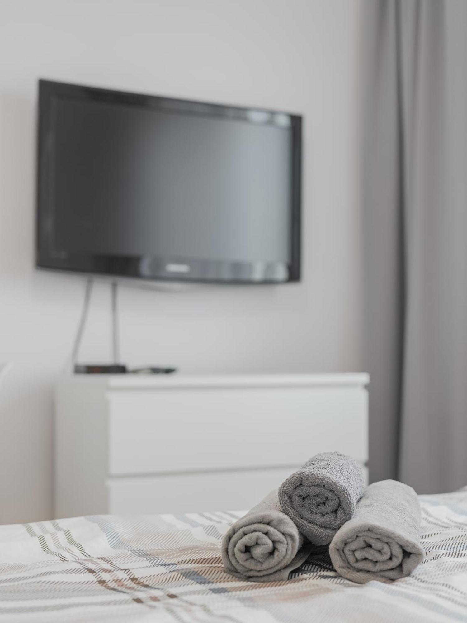 Apartment Andersena 190 B - 12 Pietro - 10 Min Cmkp - 5 Min Metro - 15 Min Centrum *