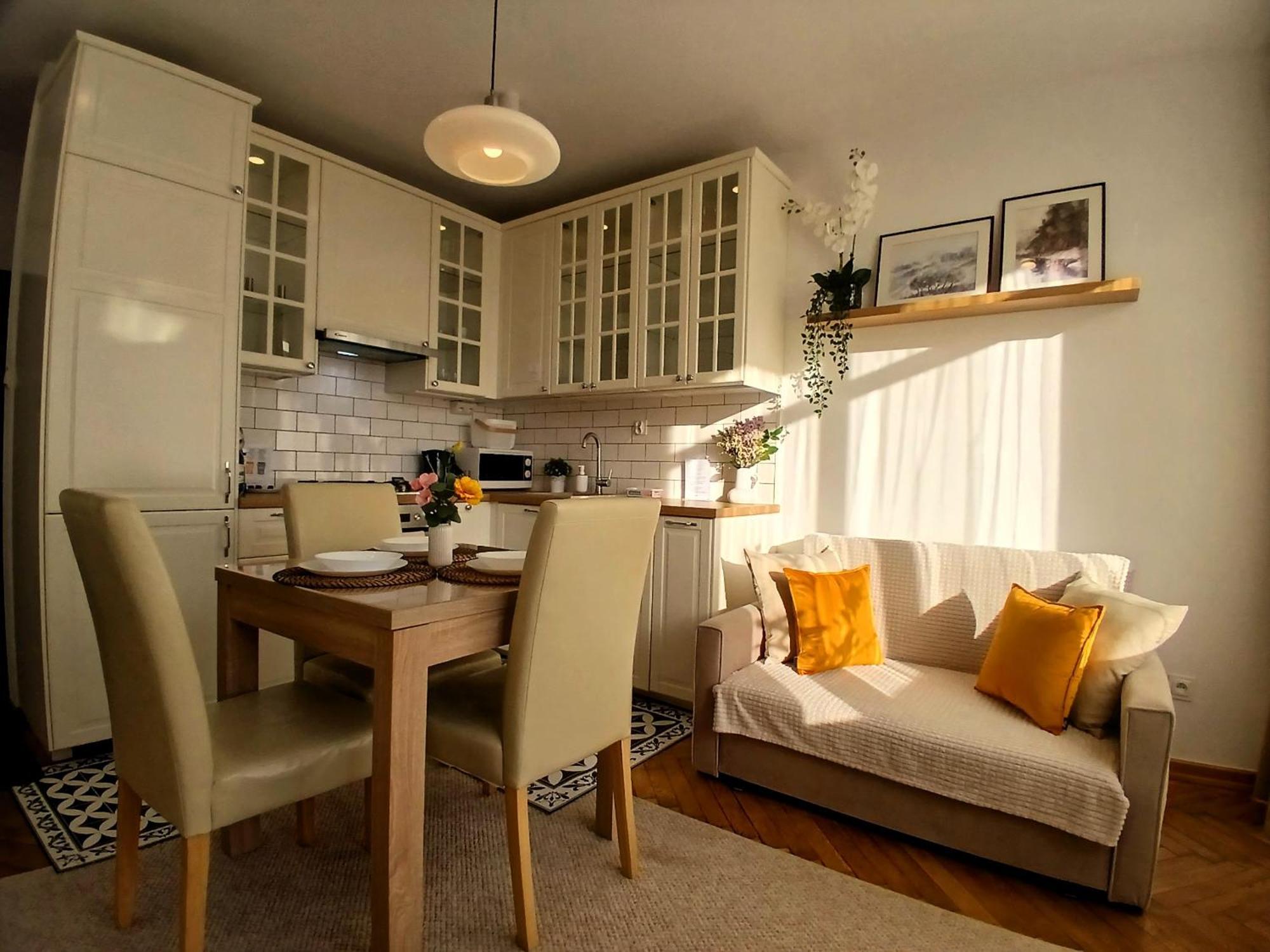 Downtown Elegant & Sunny Near Metro Station * Warsaw