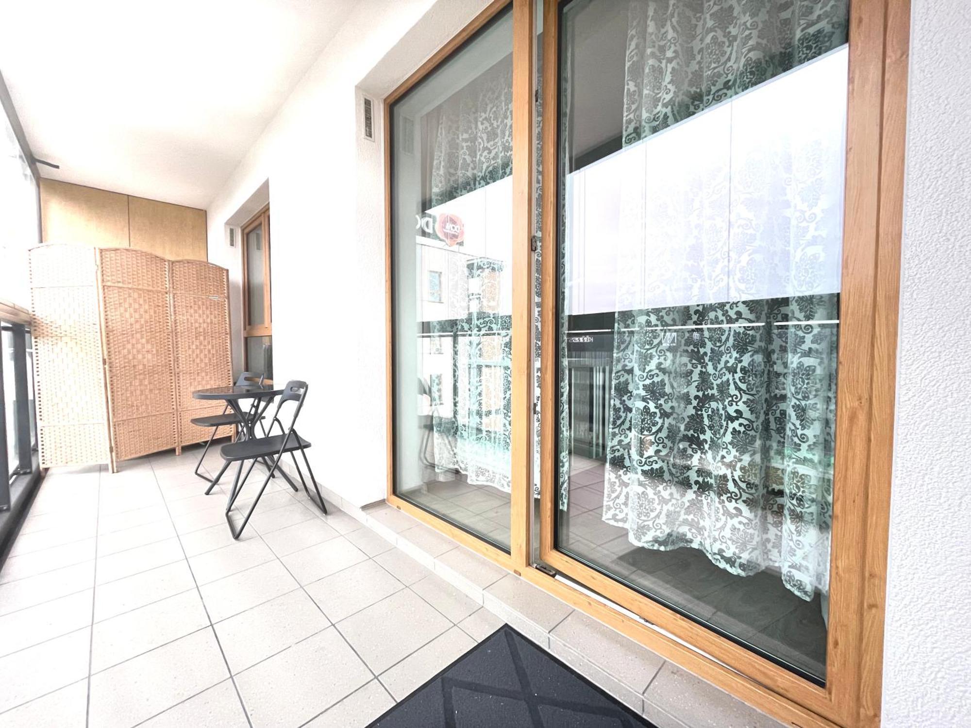 Superior Komputerowa, 4 Rooms, 3 Bedrooms, Airport-city Train, Metro! 24h Reception! *