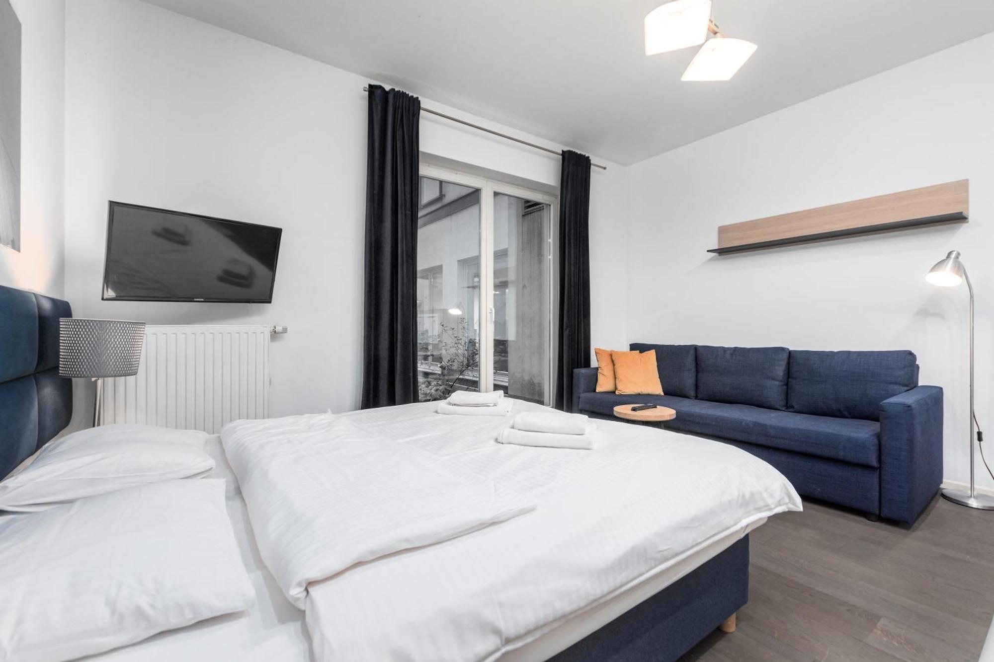 Piekna 28a By Your Freedom * Warschau