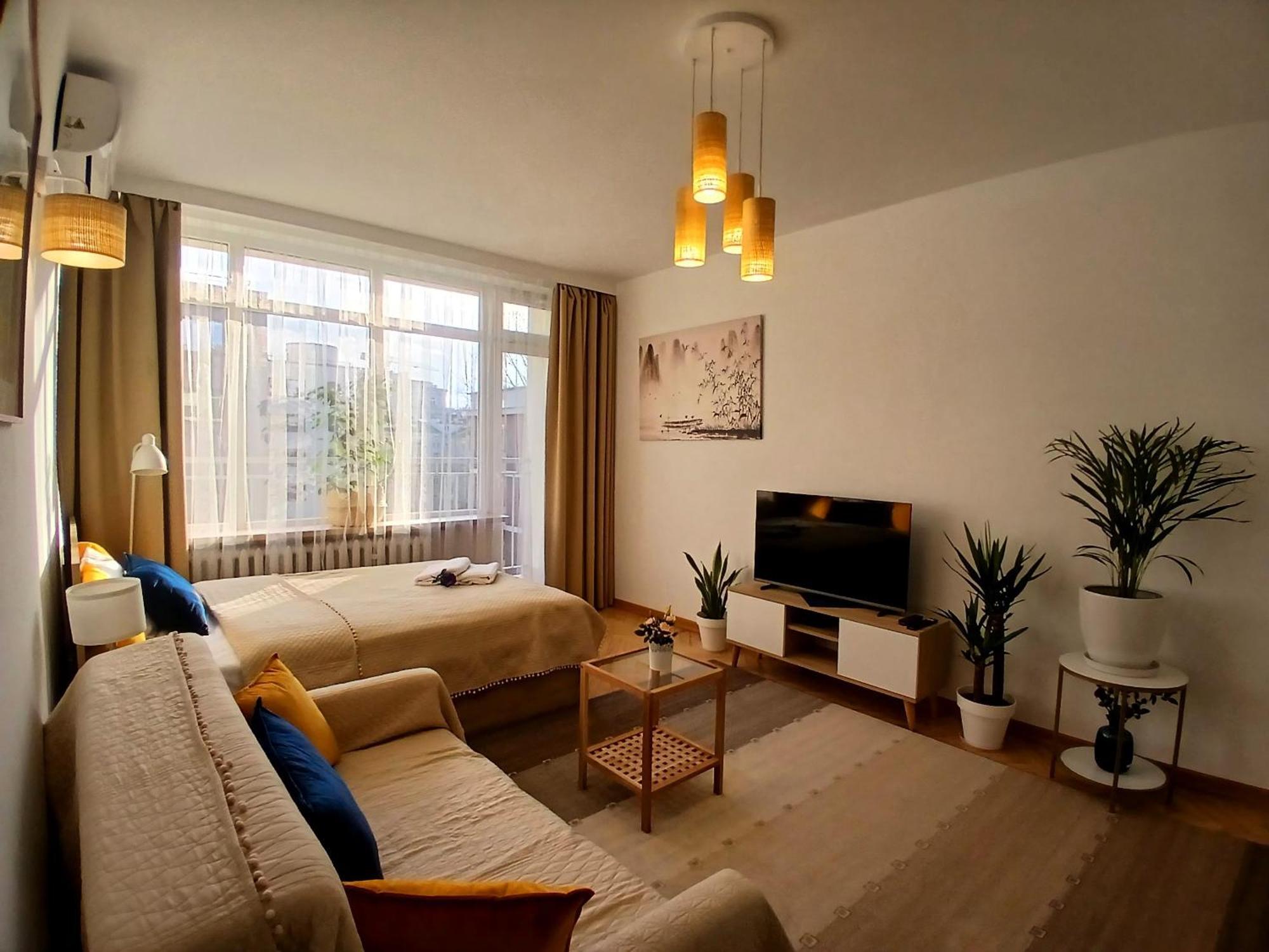 Apartment Downtown Elegant & Sunny Near Metro Station Warsaw