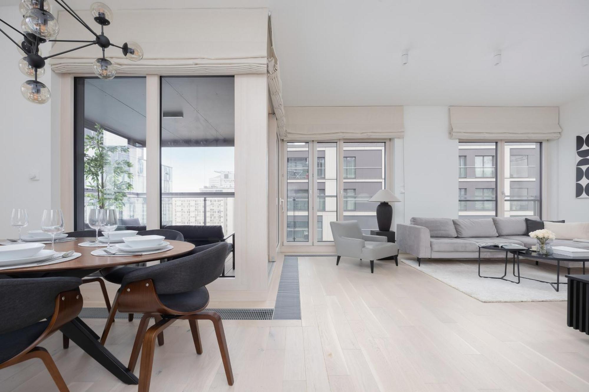 Căn hộ Mennica Luxury By Renters Prestige *