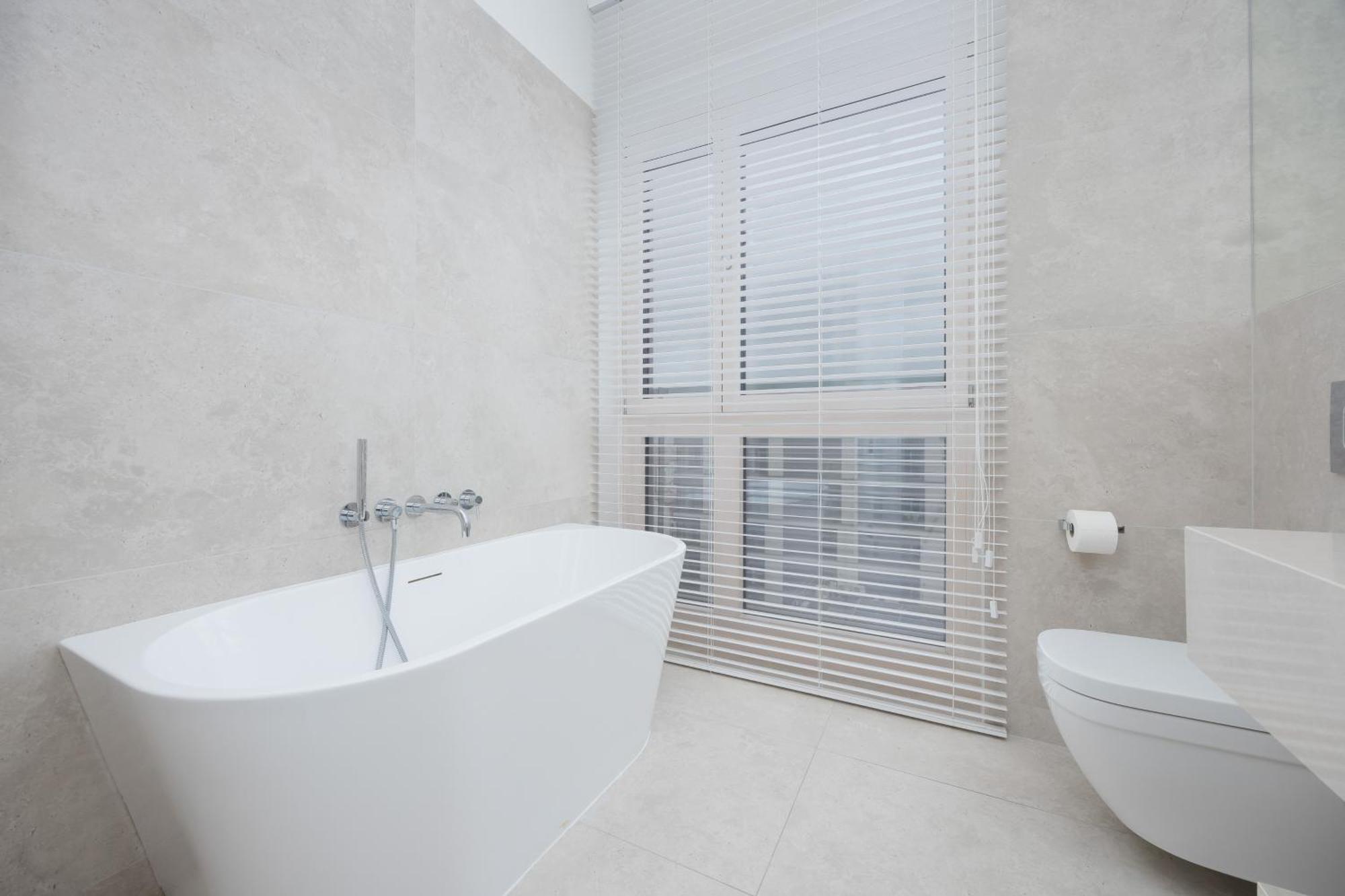 Căn hộ Mennica Luxury By Renters Prestige *