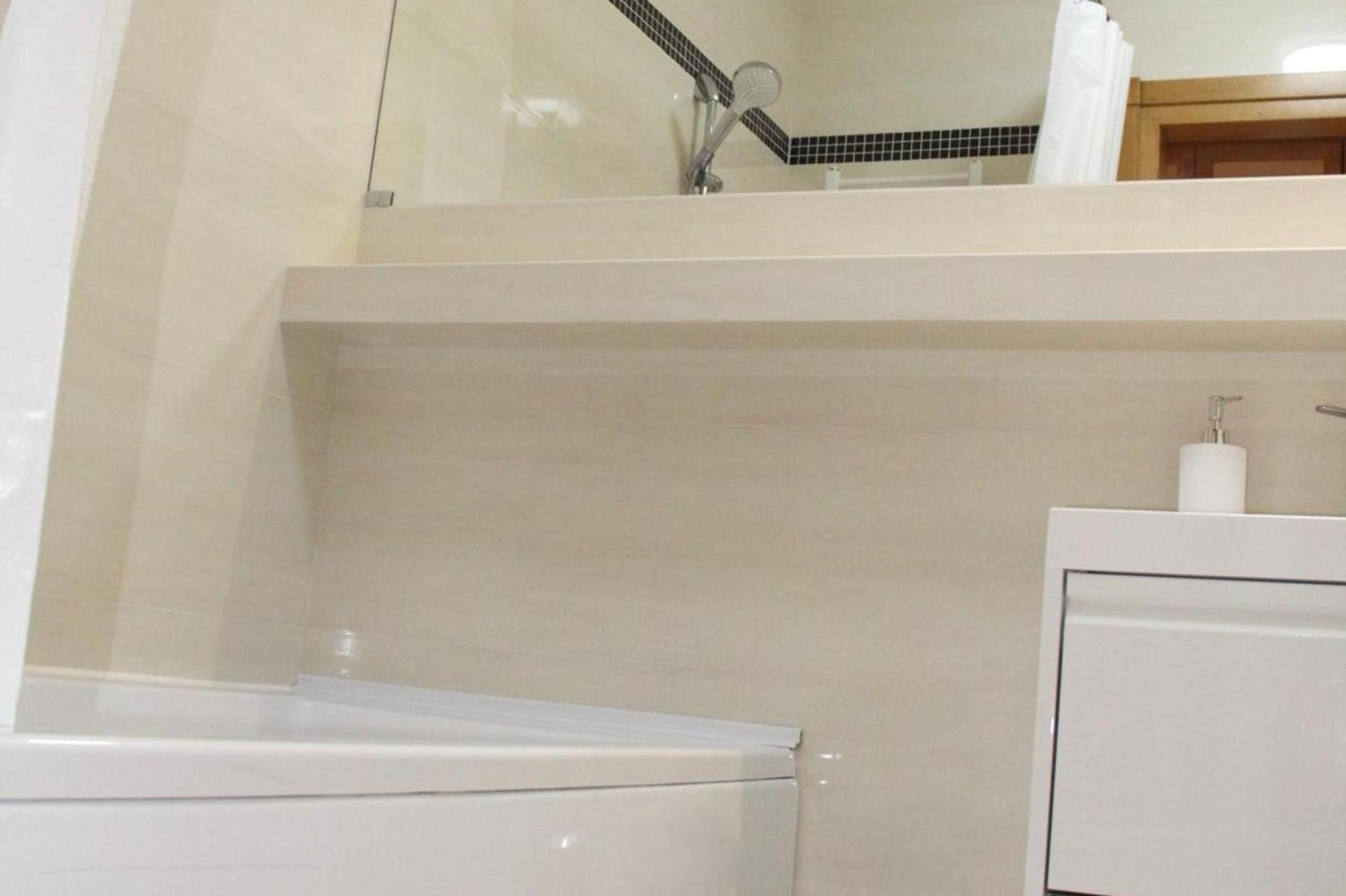 2 Bedrooms Central Apartment